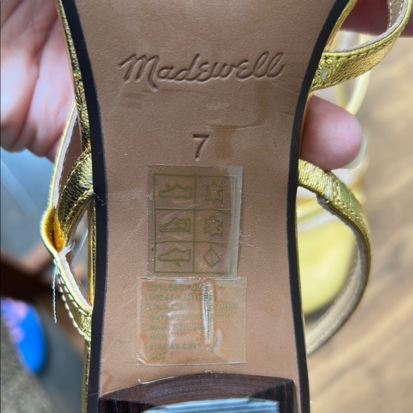 Madewell Gold Strappy Sandals Elegant Design - Picture 2 of 5
